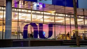 Nubank supera Petrobras e lidera empresas brasileiras