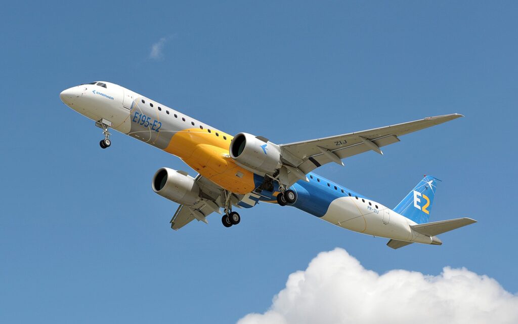 Embraer celebra recorde histórico de pedidos e dívida zero em 2025