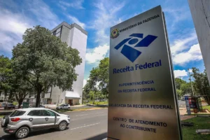 Prédio da Receita Federal do Brasil simbolizando transparência e rastreabilidade no mercado financeiro