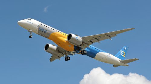 Embraer celebra recorde histórico de pedidos e dívida zero em 2025