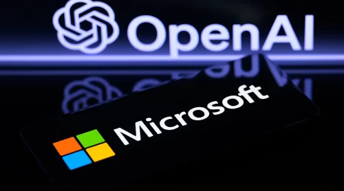 Executivos da OpenAI e Microsoft selando parceria de 27% de participação, simbolizando a transição da OpenAI para empresa com fins lucrativos em 2025.