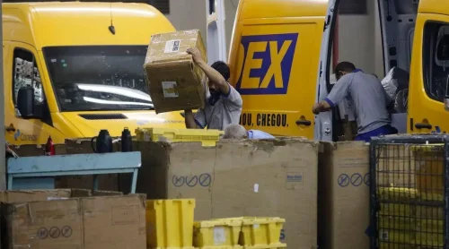 Taxa das blusinhas soma R$ 2,1 bi e prejudica os Correios
